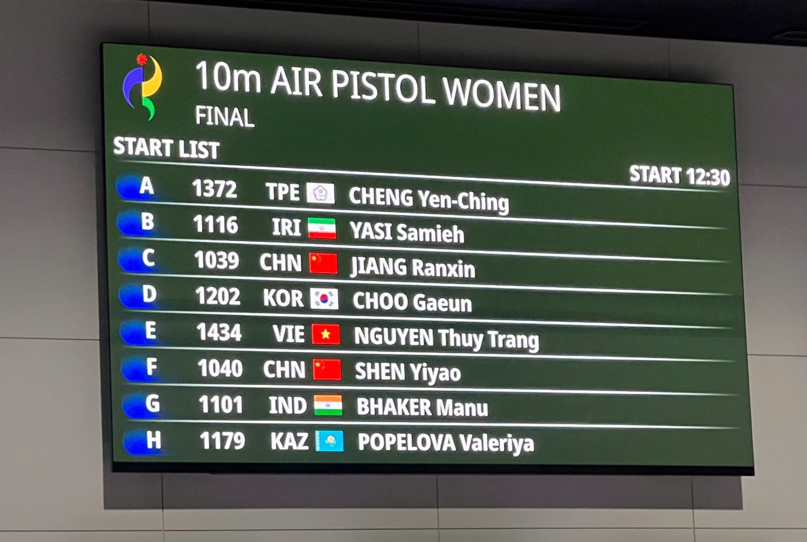 thuy trang ban sung.jpg