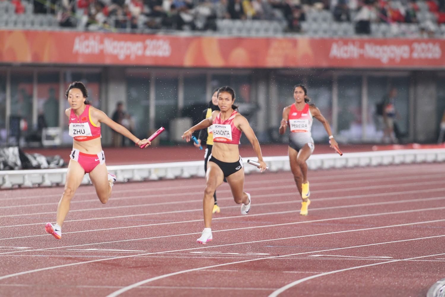https://vms-files.vietnamnet.vn/vps_images/000001/000003/2026/9/27/chay-4x100m-nu-4-5-1685.jpg?width=0&s=QMrSsaEGX0o087hzCkzYyw