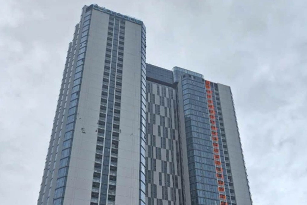 Chủ toà nhà 5 sao vỡ cả loạt kính ở Hạ Long 