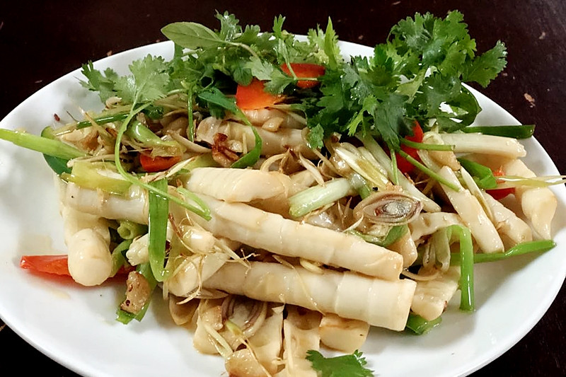 Ba không khi ăn măng
