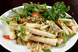 Ba không khi ăn măng