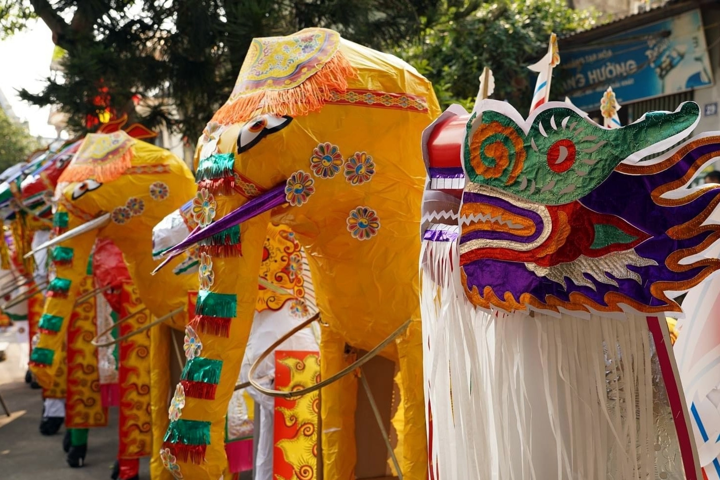 Đưa thủ phủ ‘cõi âm’ và làng nghề sơn mài vào tour cho khách quốc tế