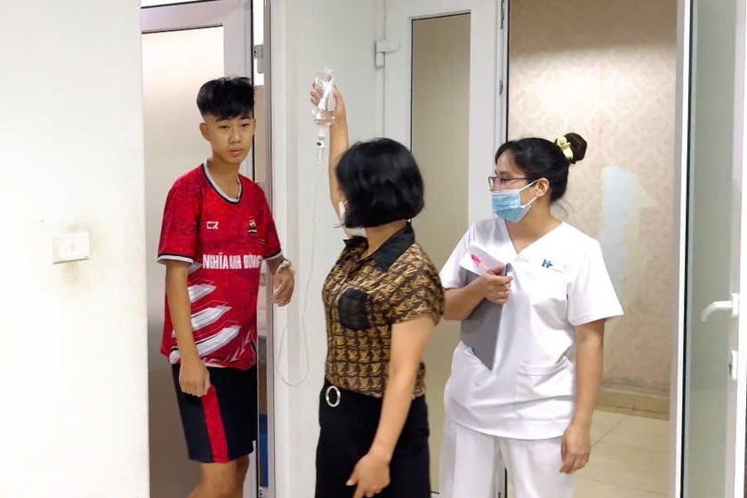 Hiệu trưởng lên tiếng vụ 40 học sinh, sinh viên nhập viện sau bữa tối