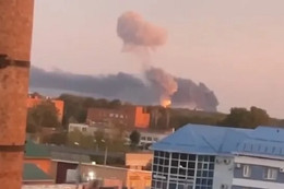 Ukraine tuyên bố tấn công căn cứ có hơn 50 máy bay quân sự, trực thăng của Nga