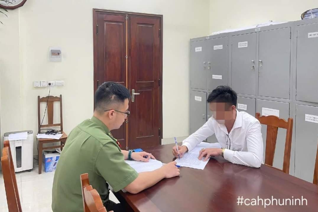 Xử phạt trưởng nhóm 'hội chơi chim' vì báo chốt CSGT