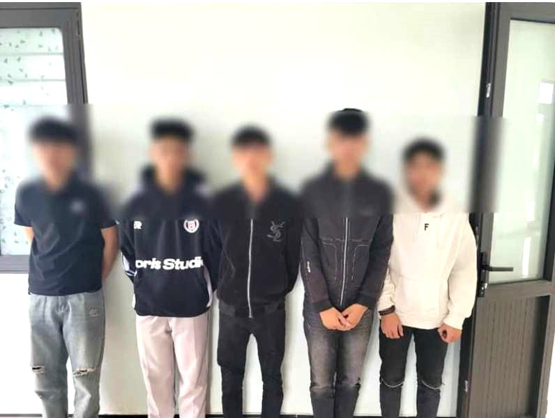 Đánh hội đồng 3.jpg