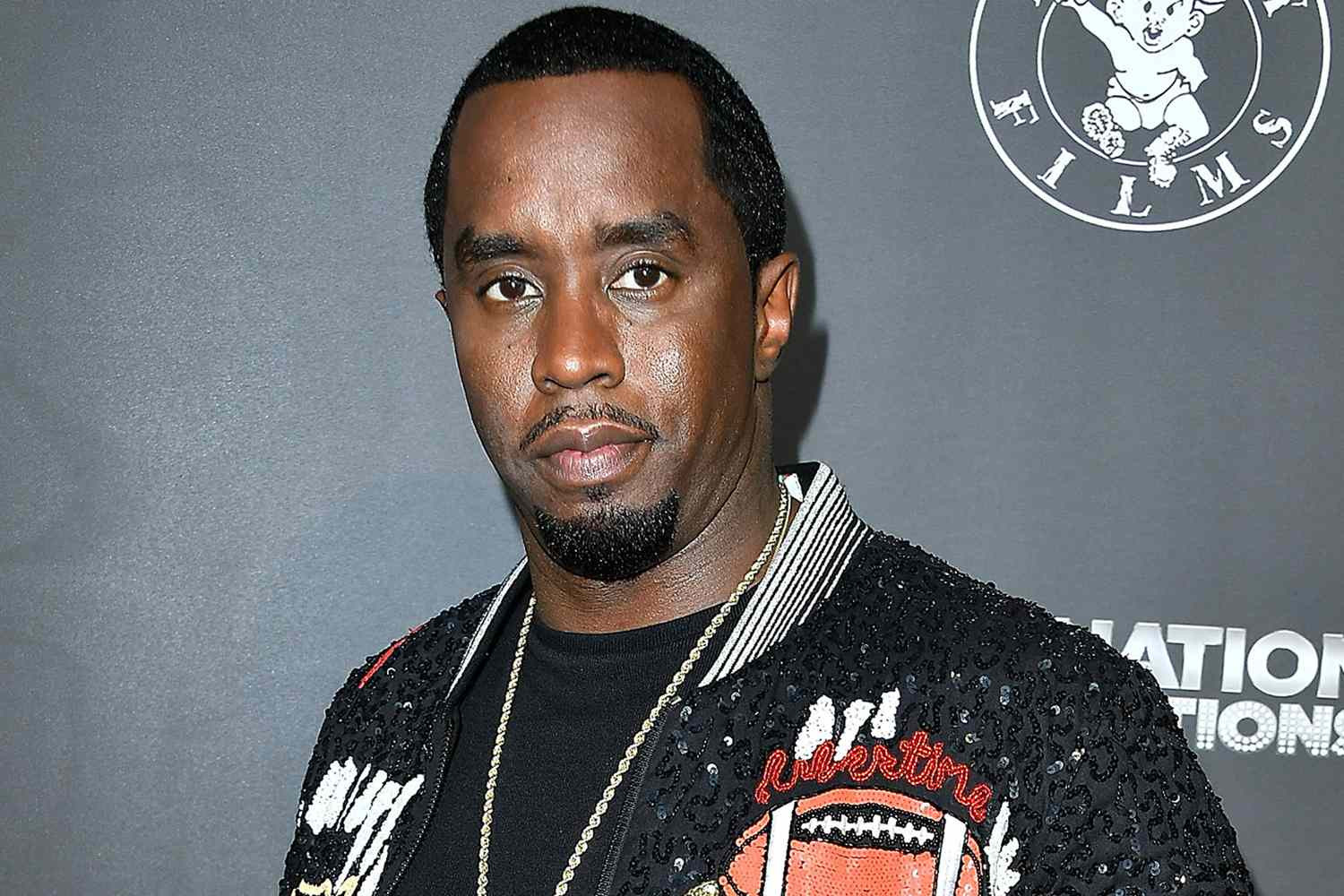Diddy có động thái gây phẫn nộ ở phiên tòa công khai đầu tiên