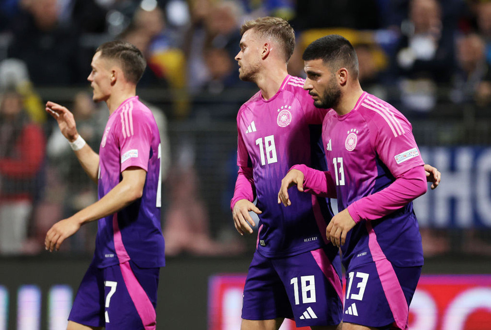 Undav rực sáng, Đức đánh bại Bosnia Đức UEFA