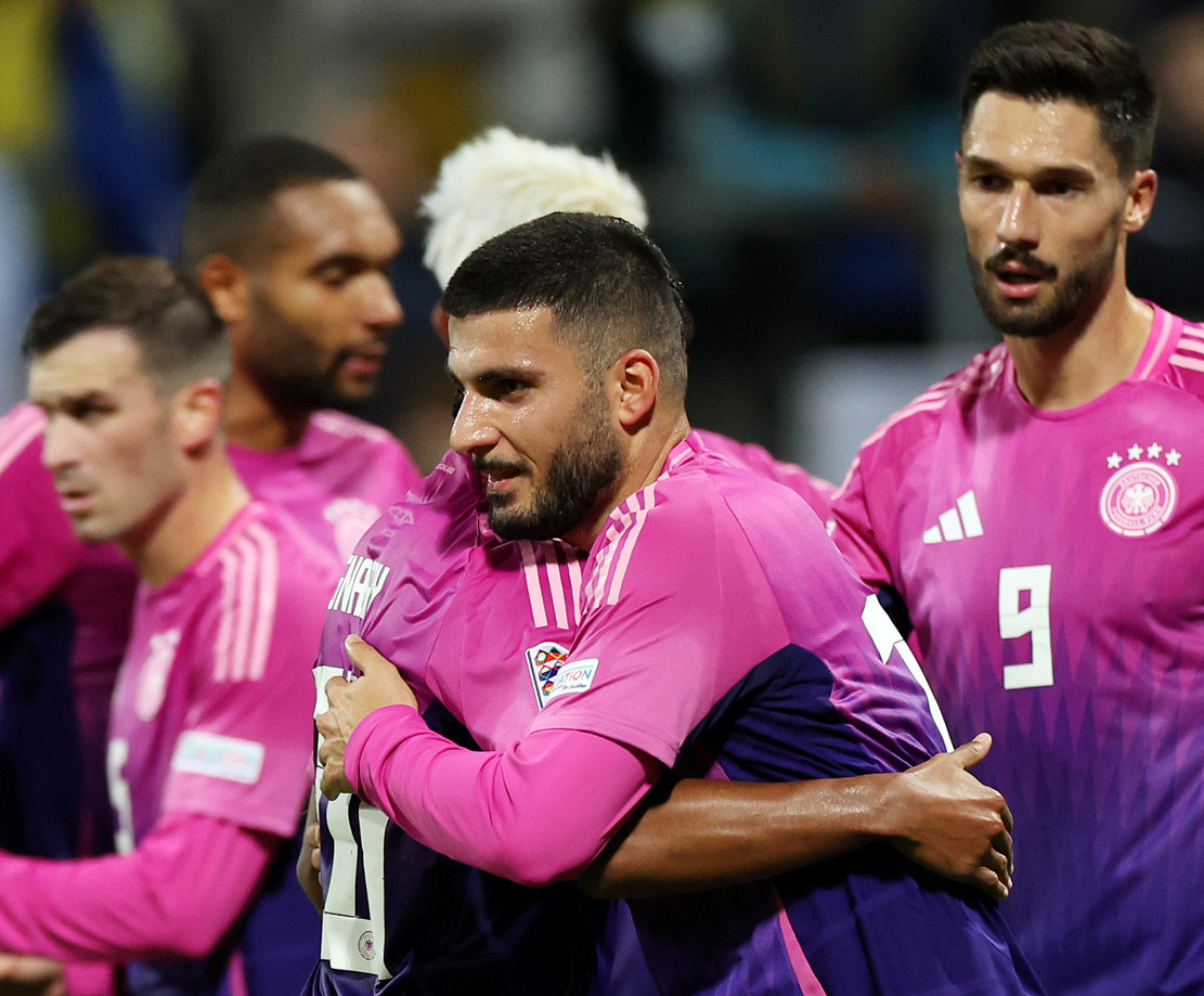 Undav rực sáng, Đức đánh bại Bosnia Đức UEFA