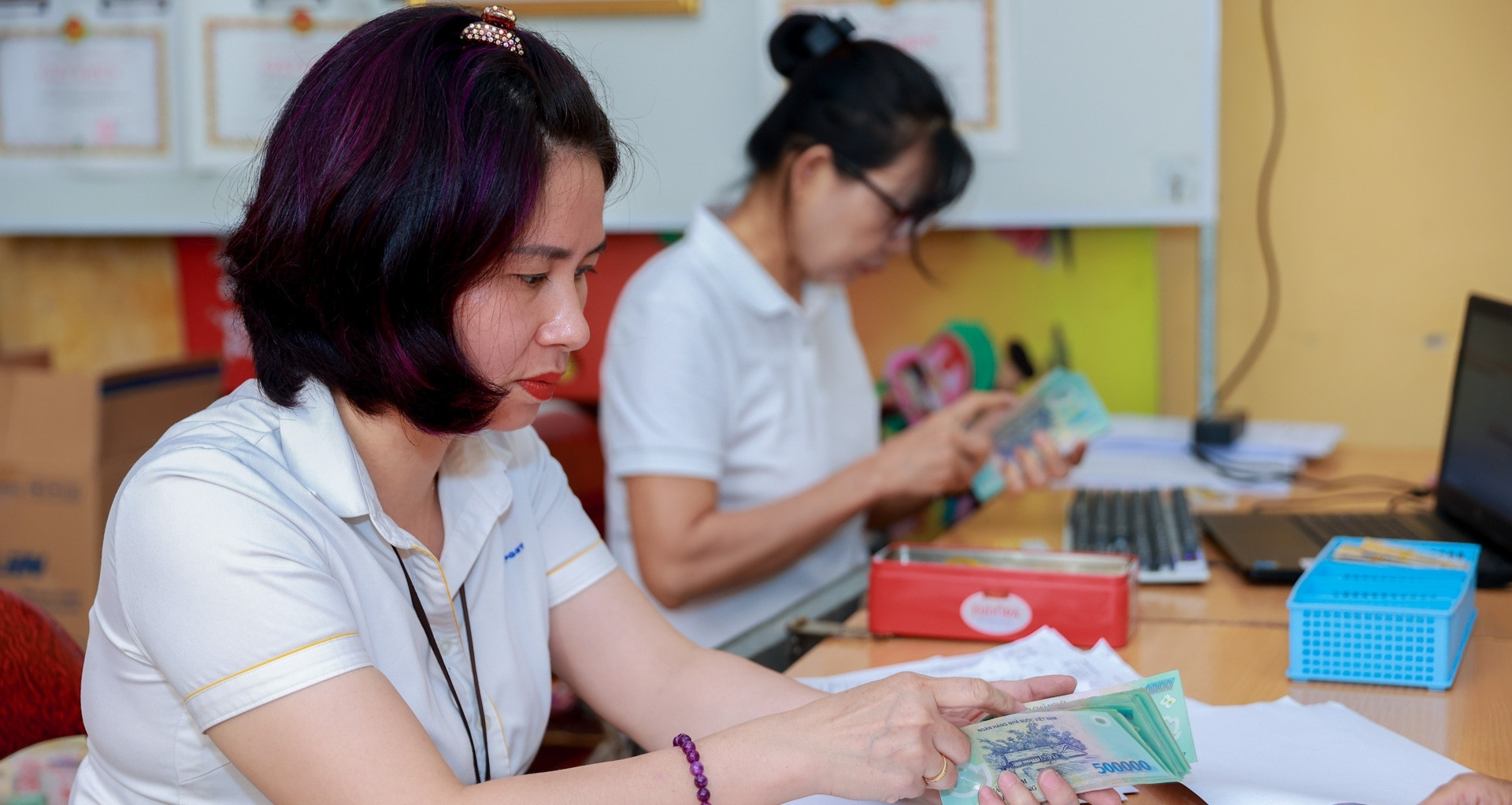 Mức lương cơ bản đóng bảo hiểm xã hội năm 2024 bao nhiêu?