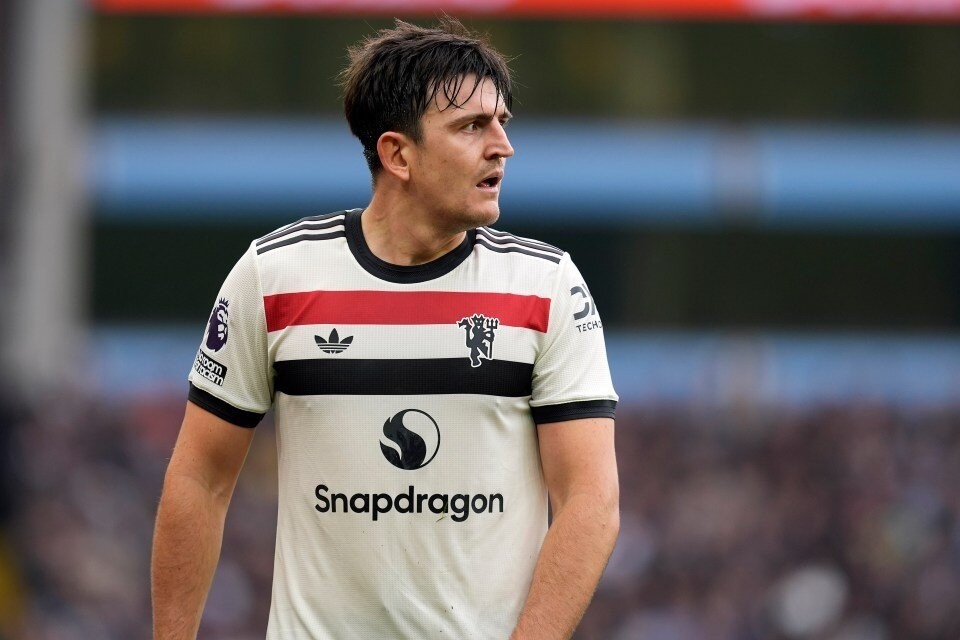 MU rao bán Harry Maguire giá rẻ giật mình