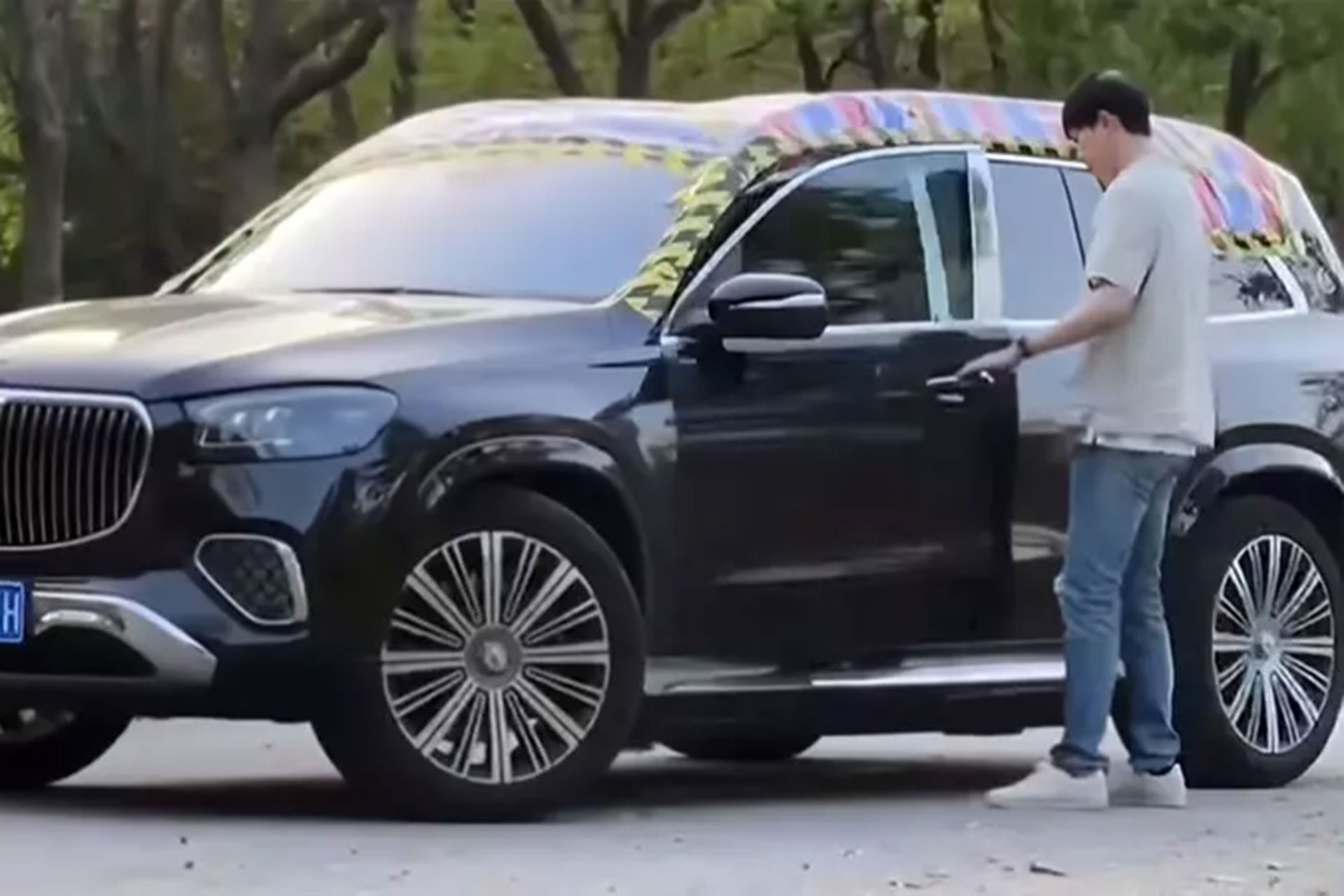 Mercedes-Benz lên tiếng về sự cố Maybach