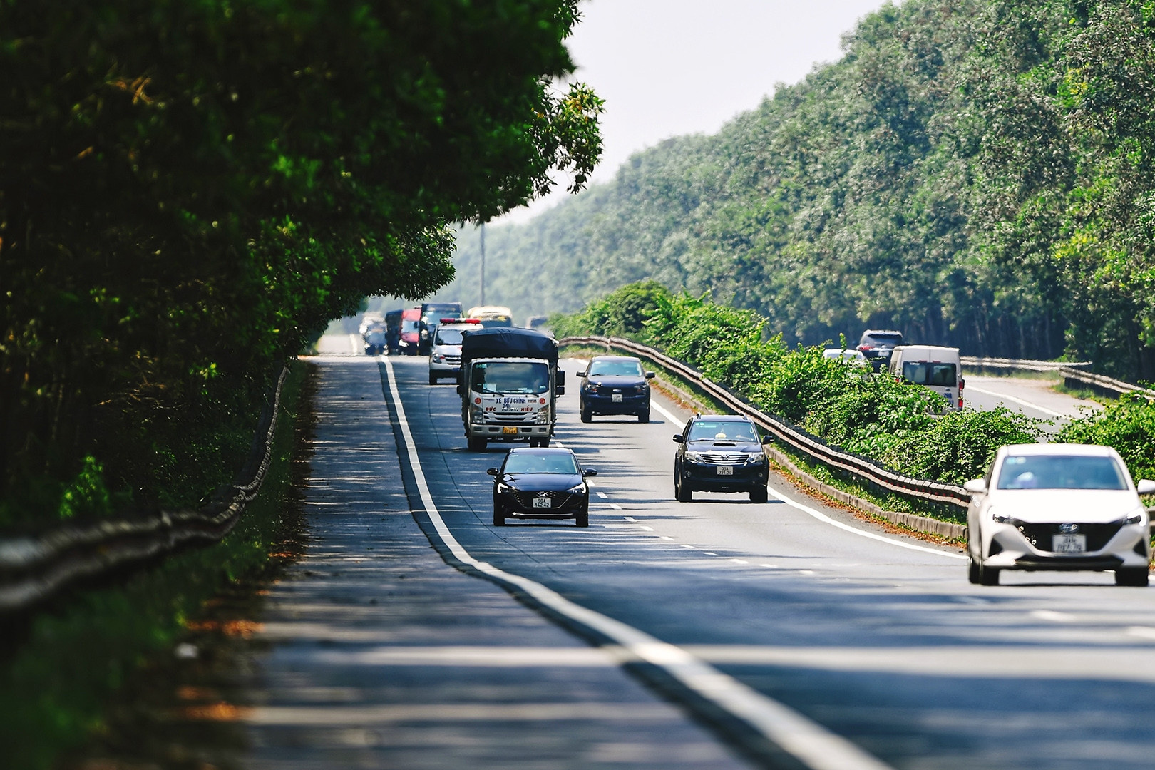 Thu phí đường cao tốc do Nhà nước đầu tư từ 900 - 5.200 đồng/km