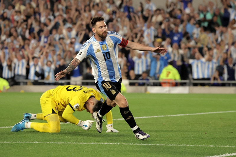 Trực tiếp bóng đá Argentina 4-0 Bolivia: Messi chói sáng (H2)