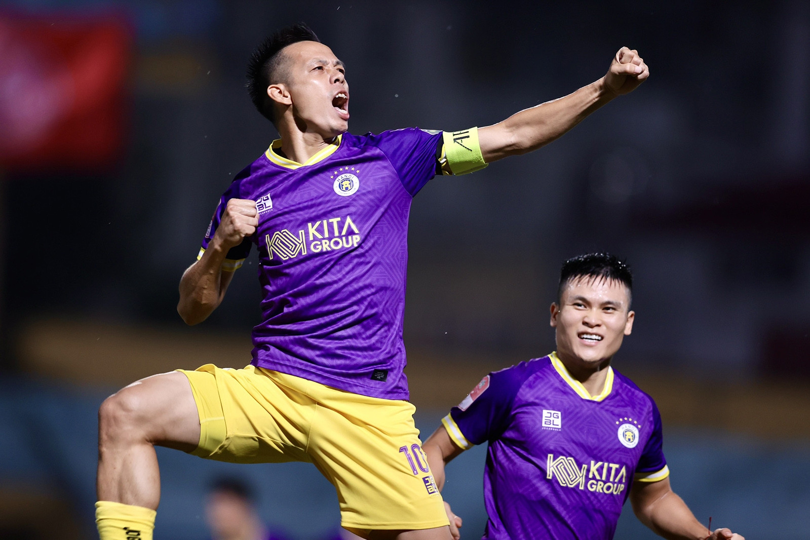 V-League trở lại, chờ Văn Quyết giúp Hà Nội FC lên đỉnh bảng