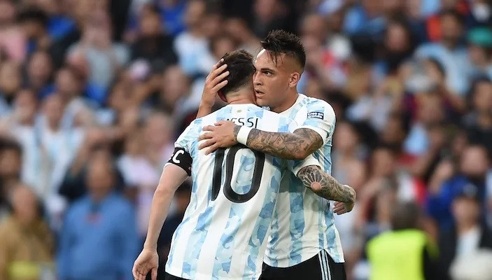 Messi Lautaro Martinez EFE 1.jpg