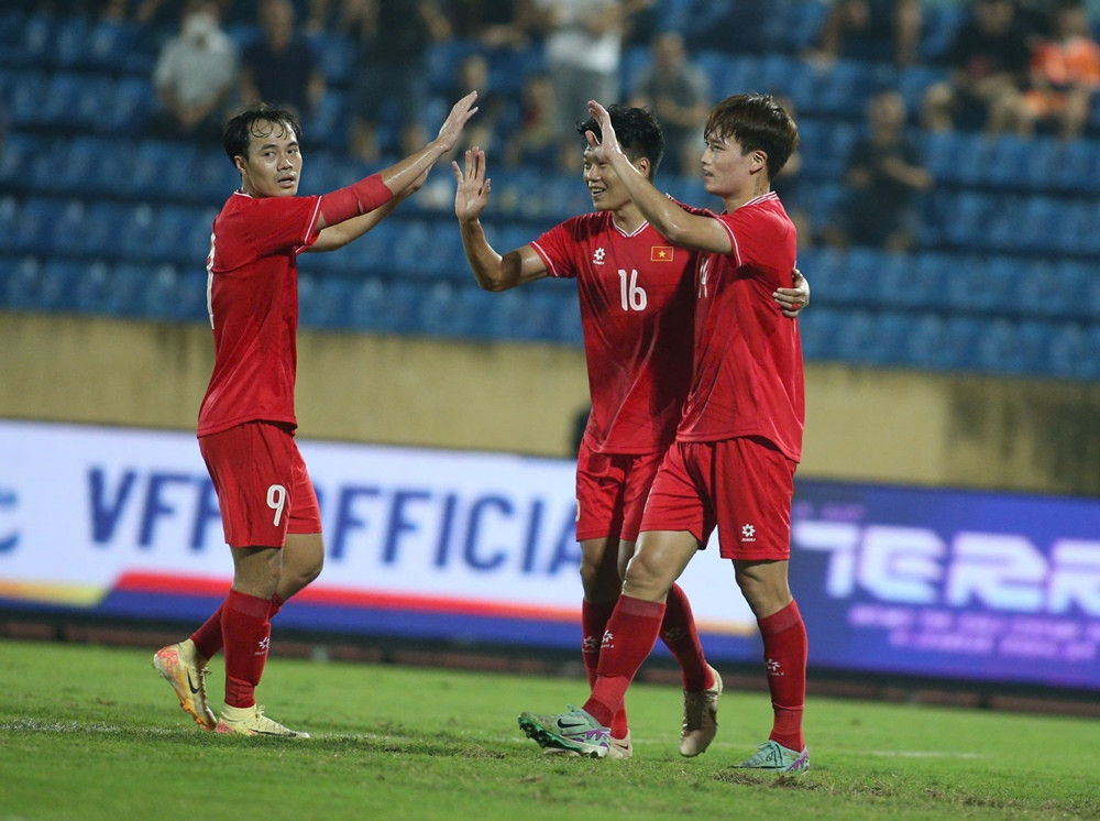 viet nam vs an do 3.jpg