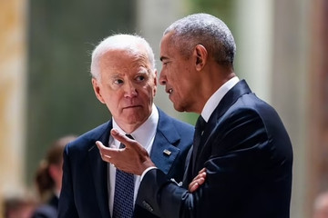 Báo Mỹ hé lộ cuộc trò chuyện giữa Tổng thống Biden và ông Obama về bà Harris