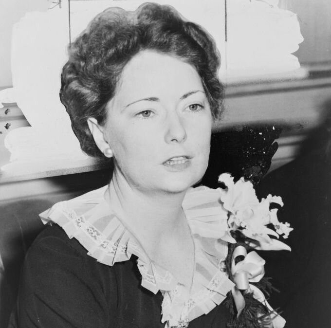 Cuon theo chieu gio 1.jpg