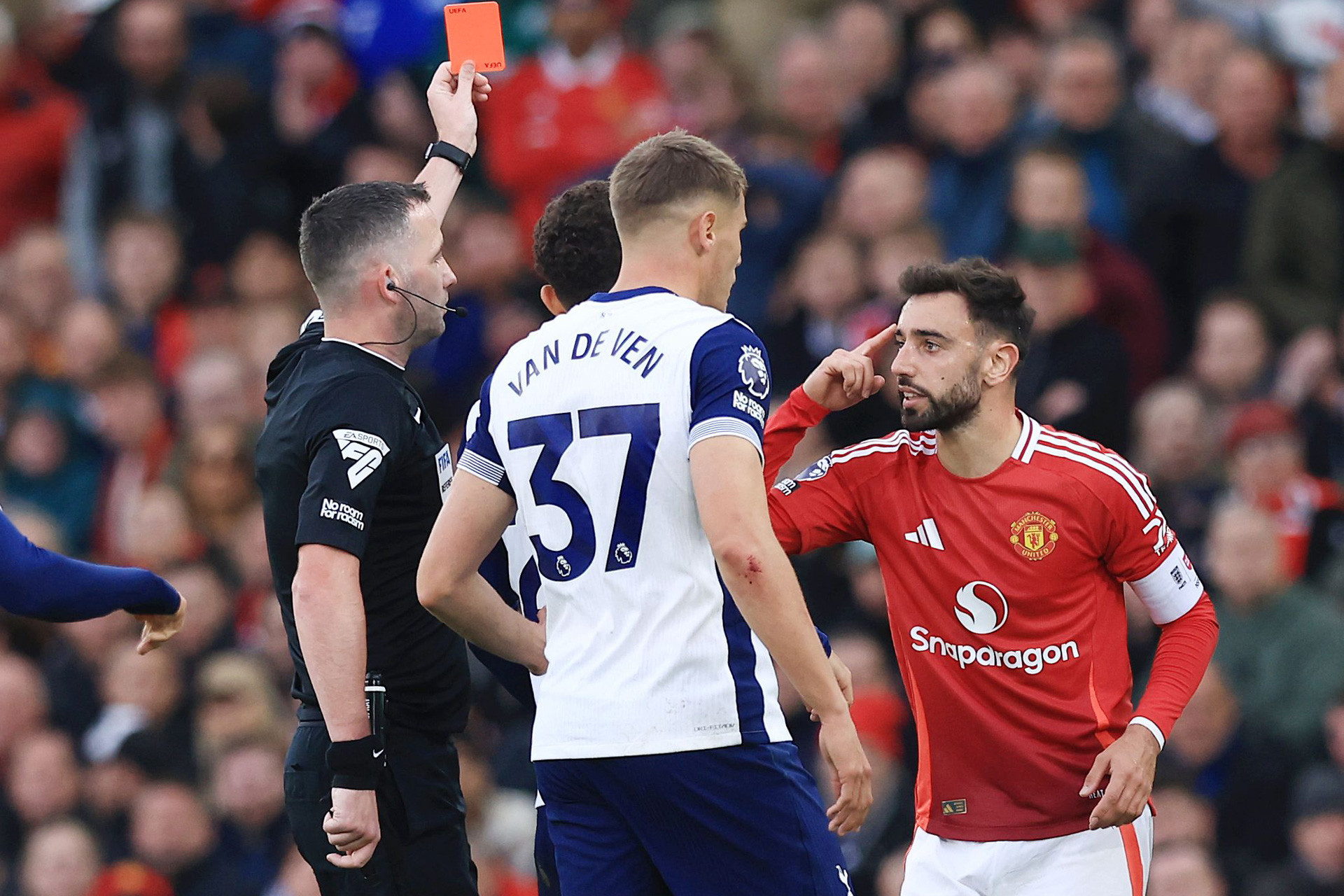 Bruno Fernandes MU. Shutterstock