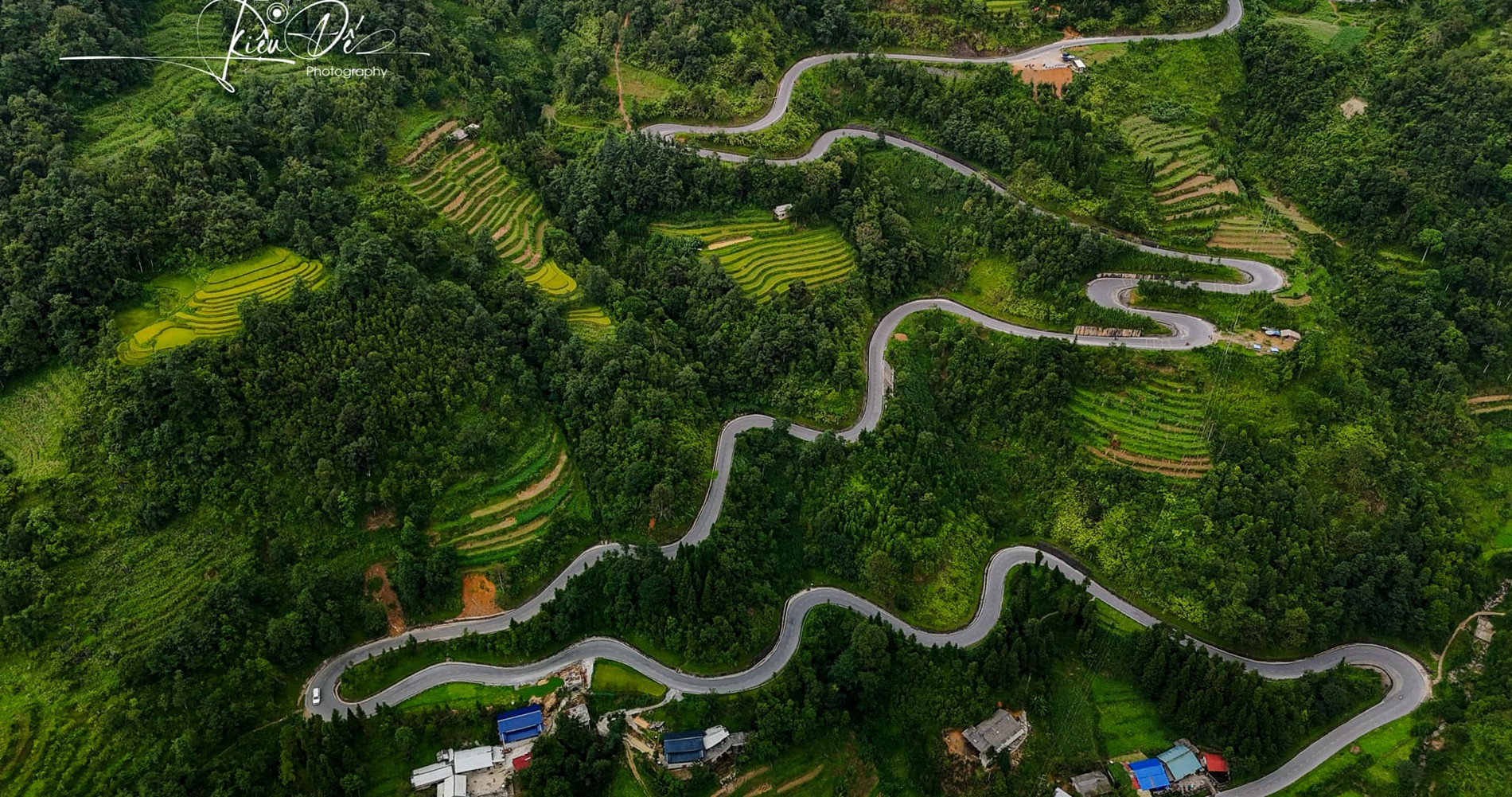 Cung đường &amp;apos;ngựa chùn bước, người nhức chân&amp;apos; ở Hà Giang, đẹp như Thụy Sĩ thu nhỏ