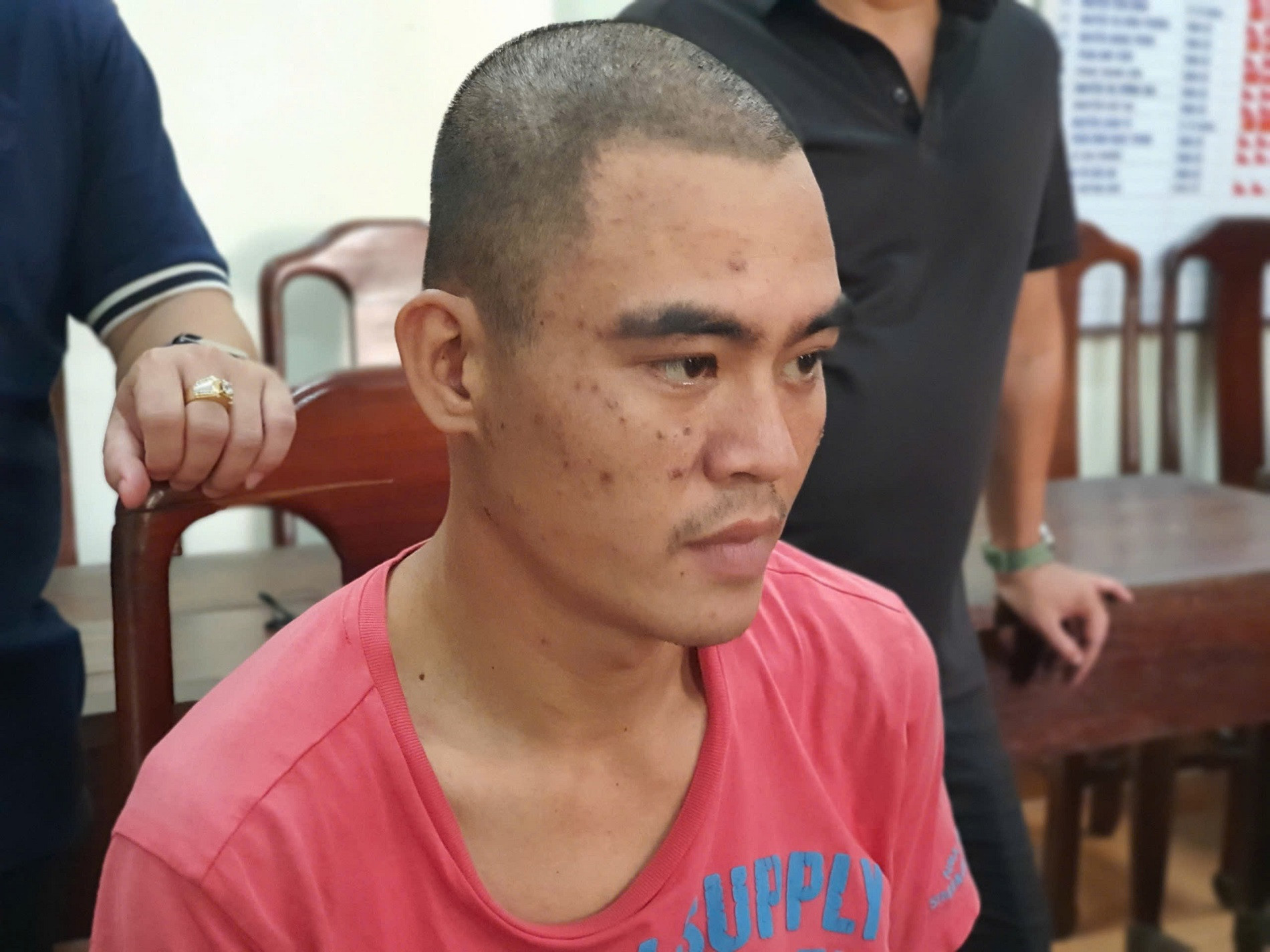 đối tượng long.jpg