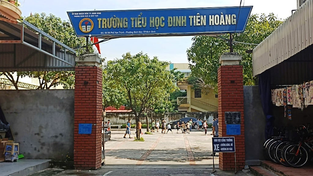 1. Cô giáo bị kỷ luật do xúc phạm, lăng mạ học sinh.