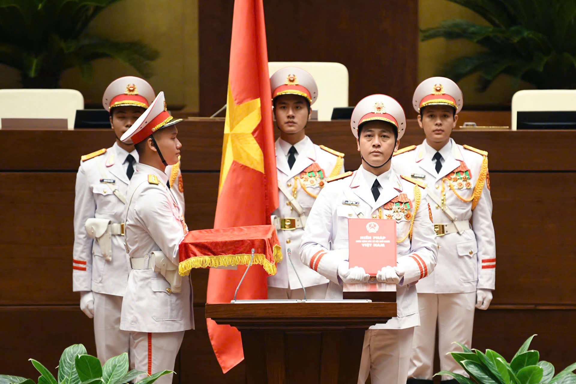 Image hình ảnh hình ảnh hình ảnh hình ảnh hình ảnh hình ảnh hình ảnh hình ảnh Lương Cường - Hình ảnh Chủ tịch nước Lương Cường tuyên thệ nhậm chức