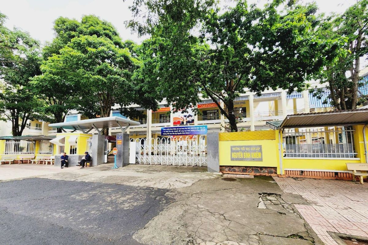 Đánh học sinh lớp 2 bầm lưng, nữ giáo viên bị đình chỉ công tác 3 tháng