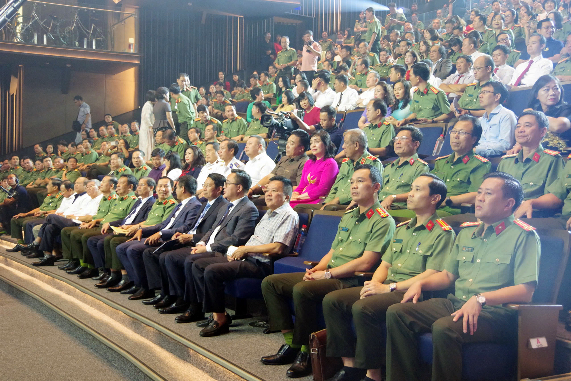 NhaTrang Lienhoan 1.jpg