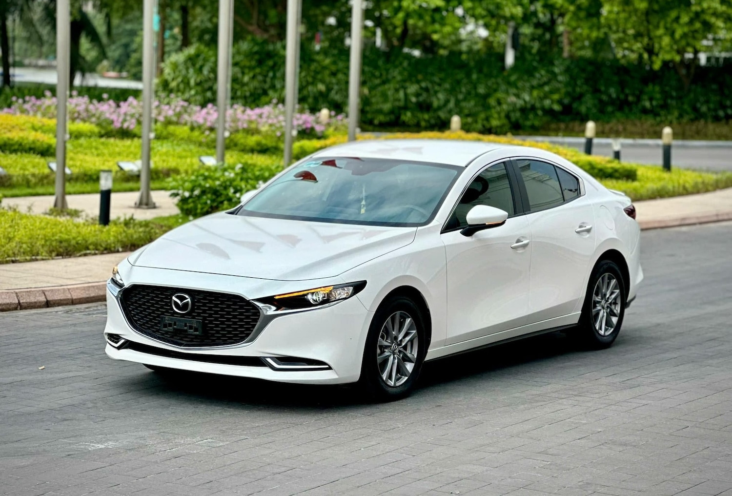 Mazda3 sau 4 năm sử dụng rớt giá còn khoảng 500 triệu, hút khách mua xe cũ