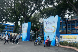 Trường ĐH Thủ Dầu Một trả lại 37 tỷ thu học phí sai cho sinh viên