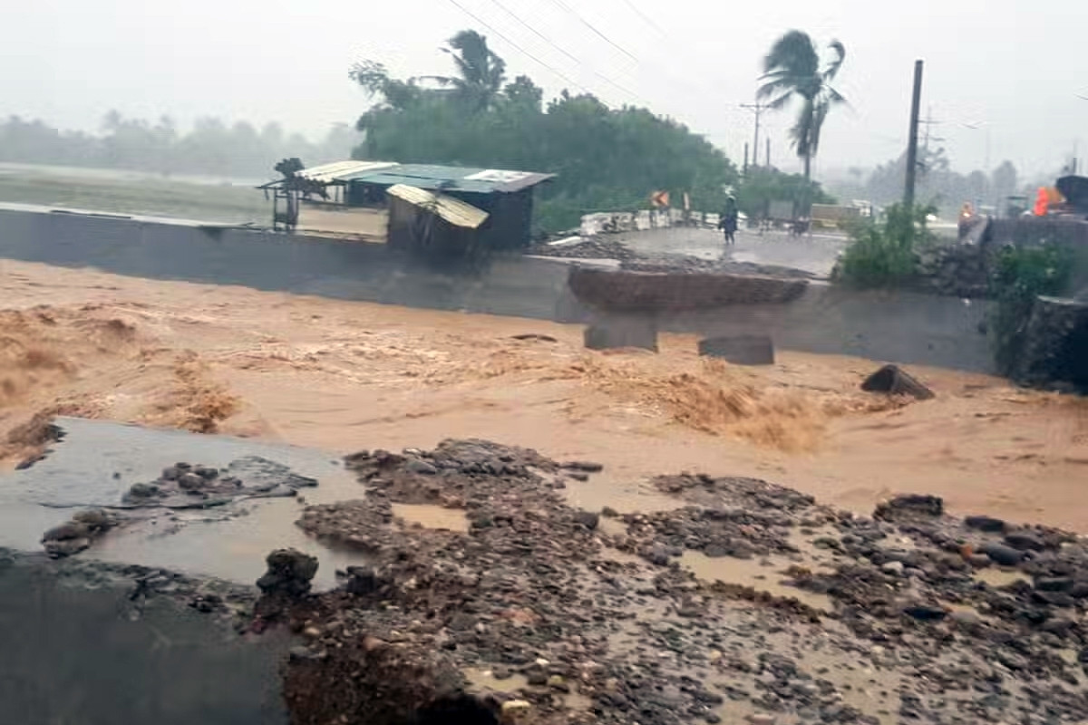 Bão Trà Mi tấn công Philippines, 92 khu vực bị ngập lụt