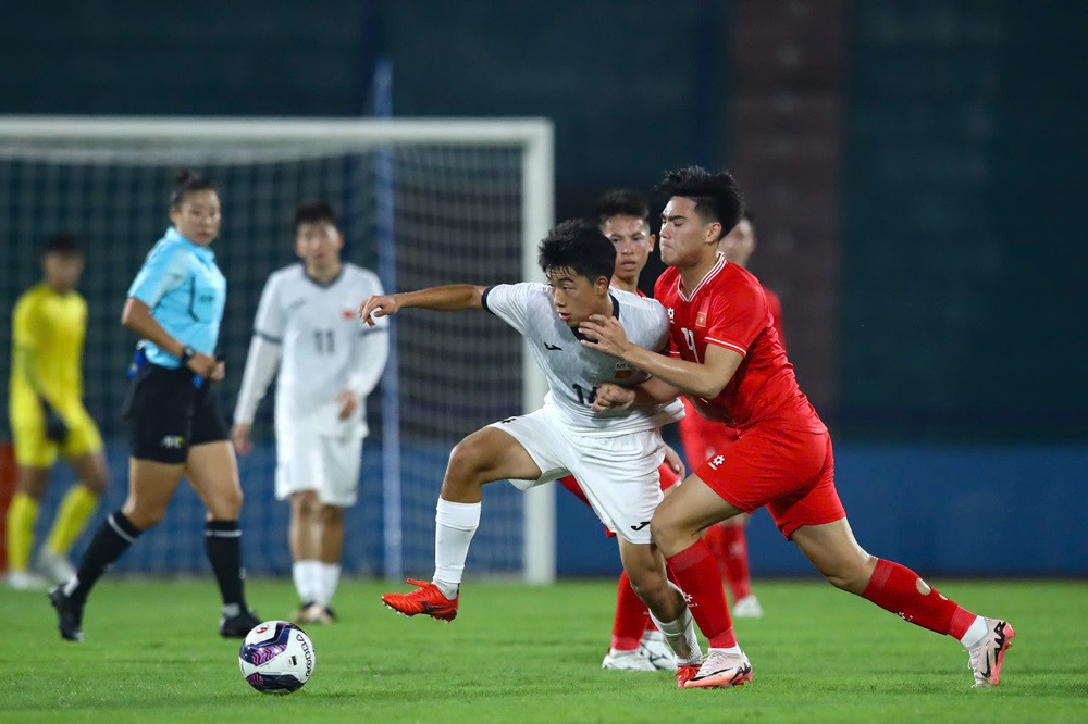 U17 Viet Nam vs U17 Kyrgyzstan 2.jpg