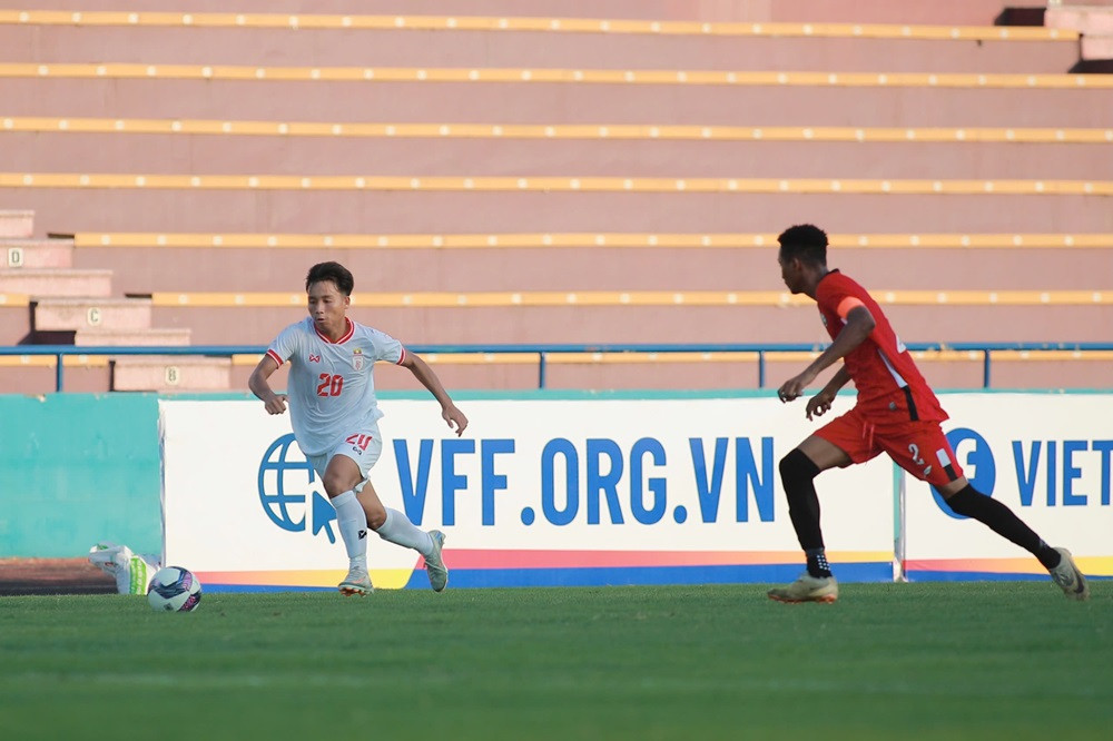U17 Yemen vs U17 Myanmar 4.jpg