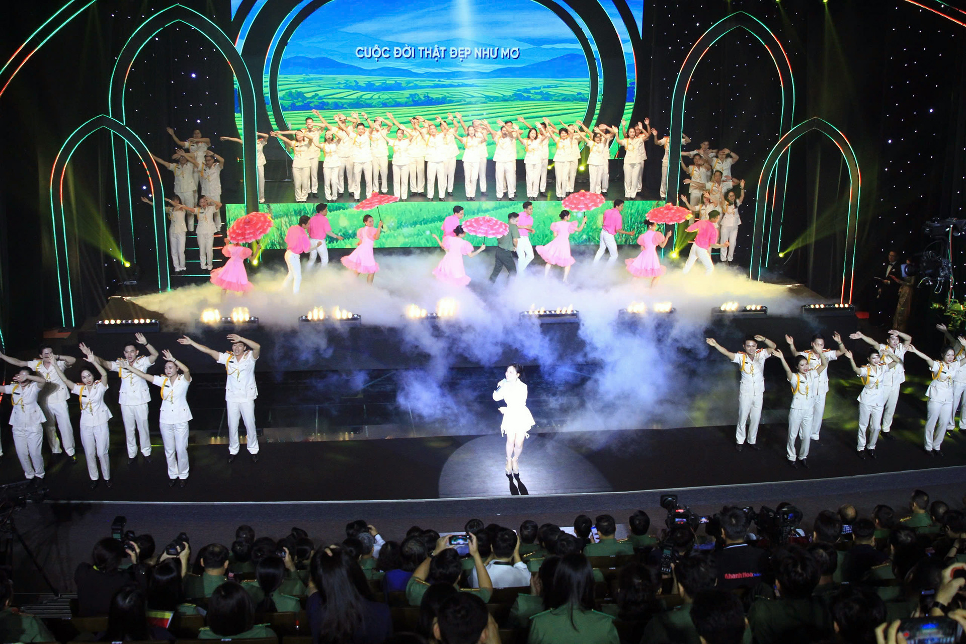 Lienhoan NhaTrang 2.jpg