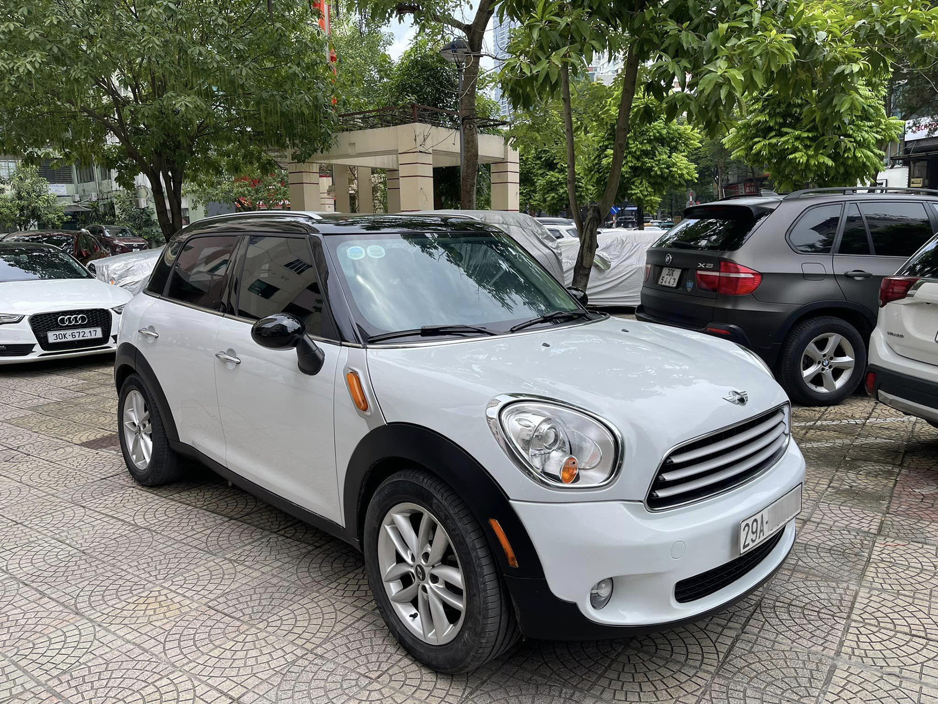 mini cooper 1.jpg