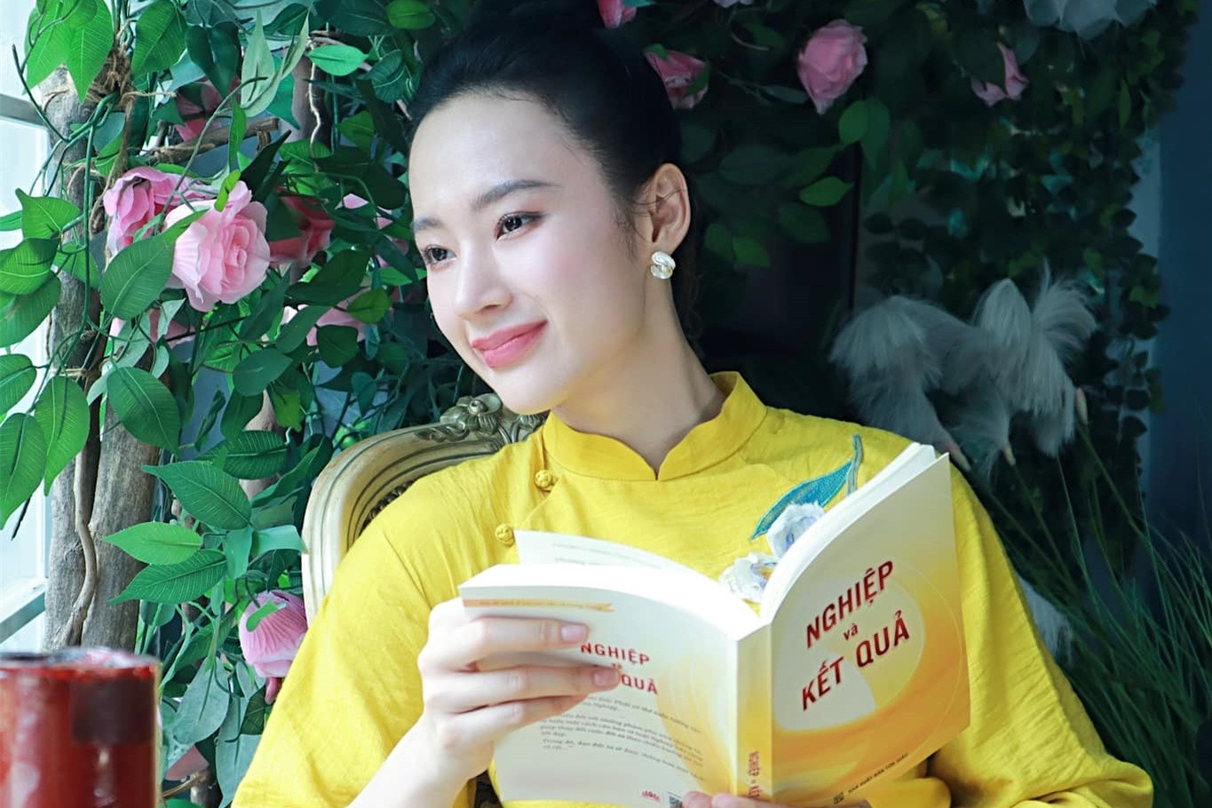 Angela Phương Trinh ẩn ý, Soobin Hoàng Sơn điển trai diện cả cây hàng hiệu