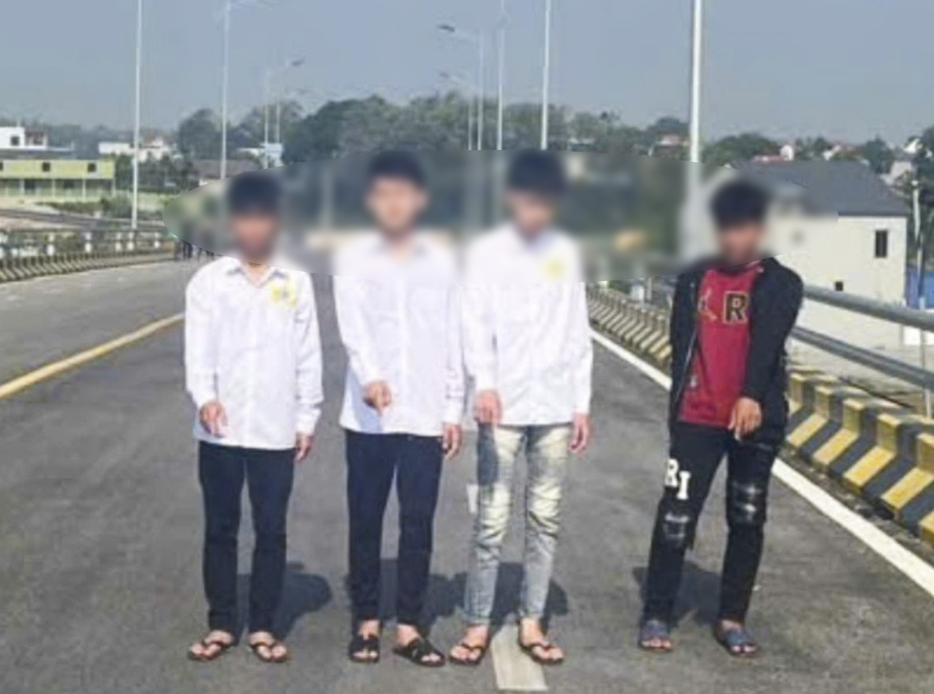 cướp biển xe 1.jpg