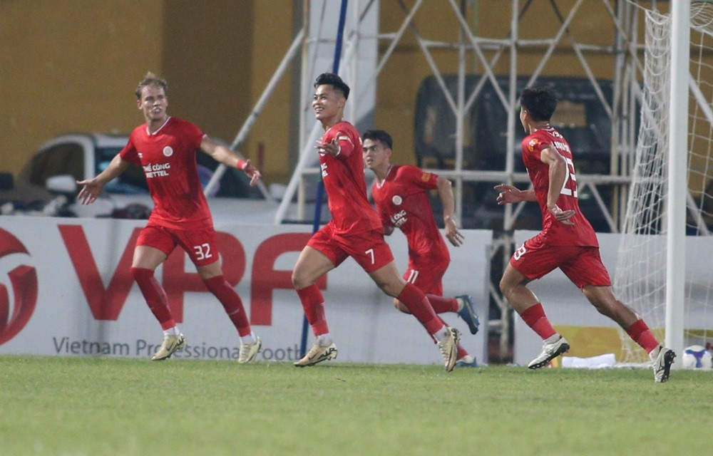 the cong viettel vs binh duong 1.jpg