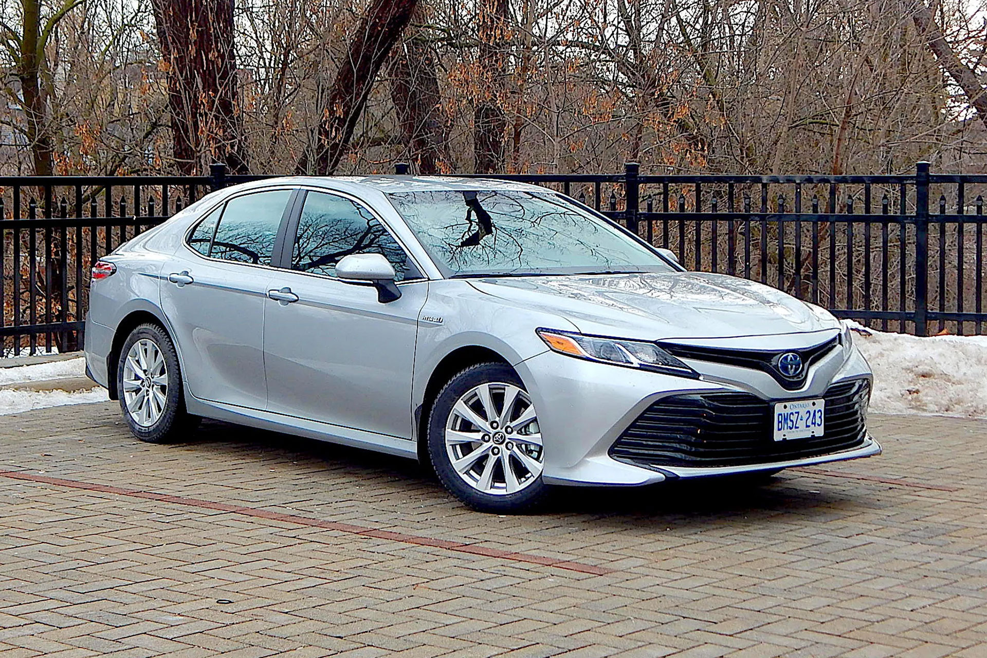 Toyota Camry hybrid.jpg