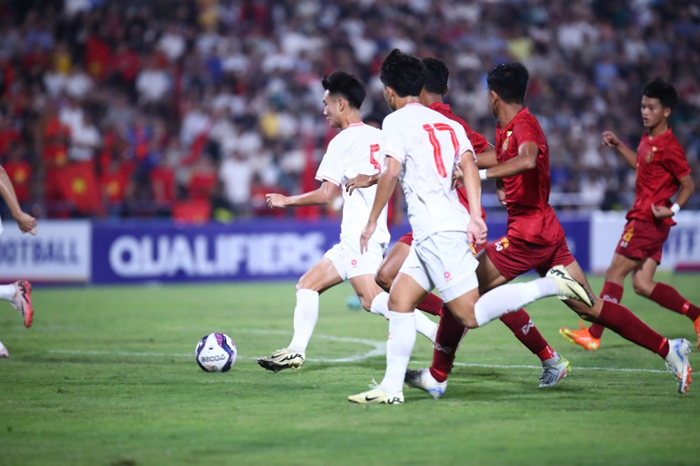 U17 Myanmar vs U17 Viet Nam 1.jpg