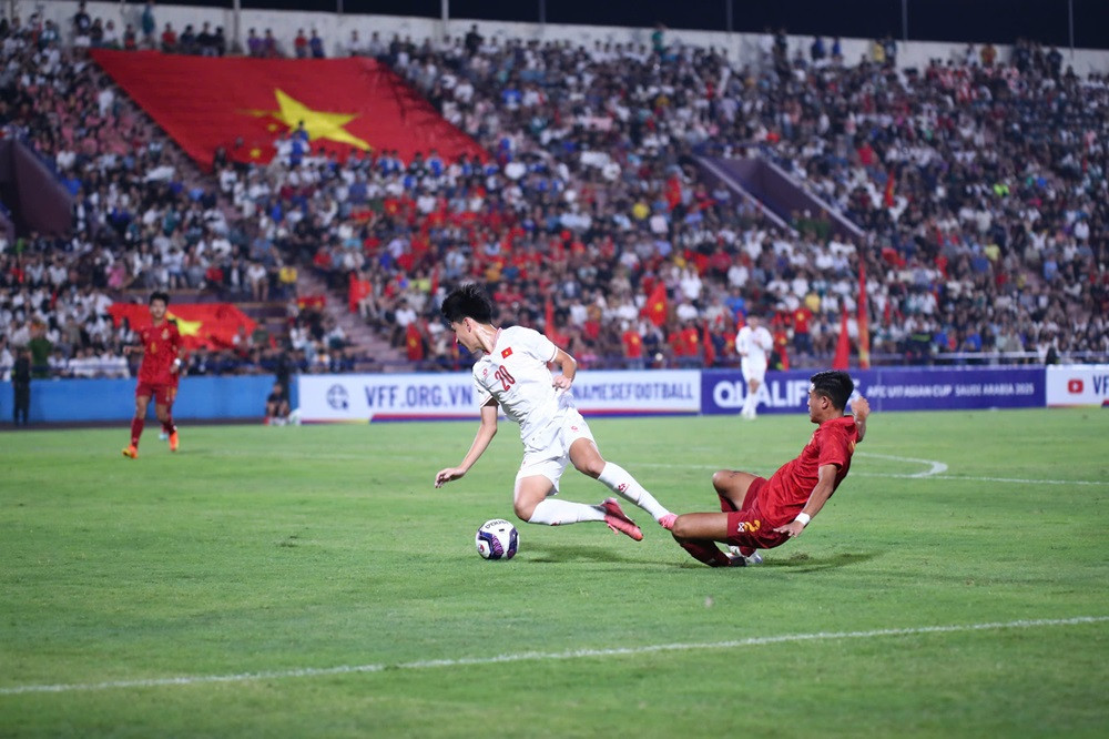 U17 Myanmar vs U17 Viet Nam 2.jpg