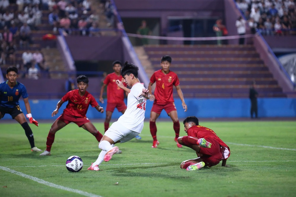 U17 Myanmar vs U17 Viet Nam 4.jpg