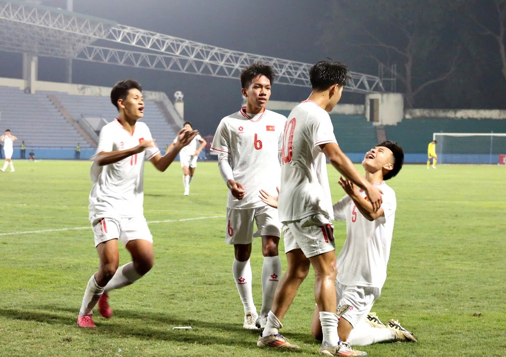 U17 Myanmar vs U17 Viet Nam 4.jpg