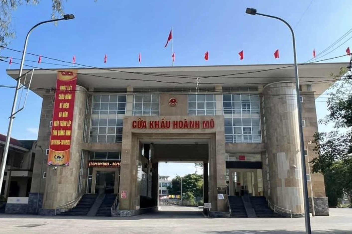 Đồn Biên phòng cửa khẩu Hoành Mô tích cực tuyên truyền pháp luật cho người dân