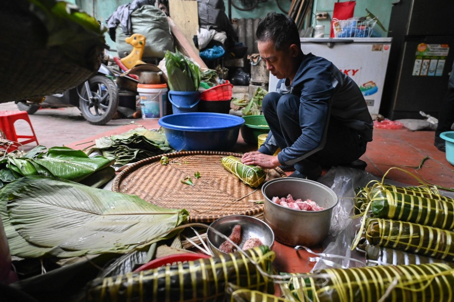 Hỗ trợ bò giống sinh sản cho 36 hộ nghèo