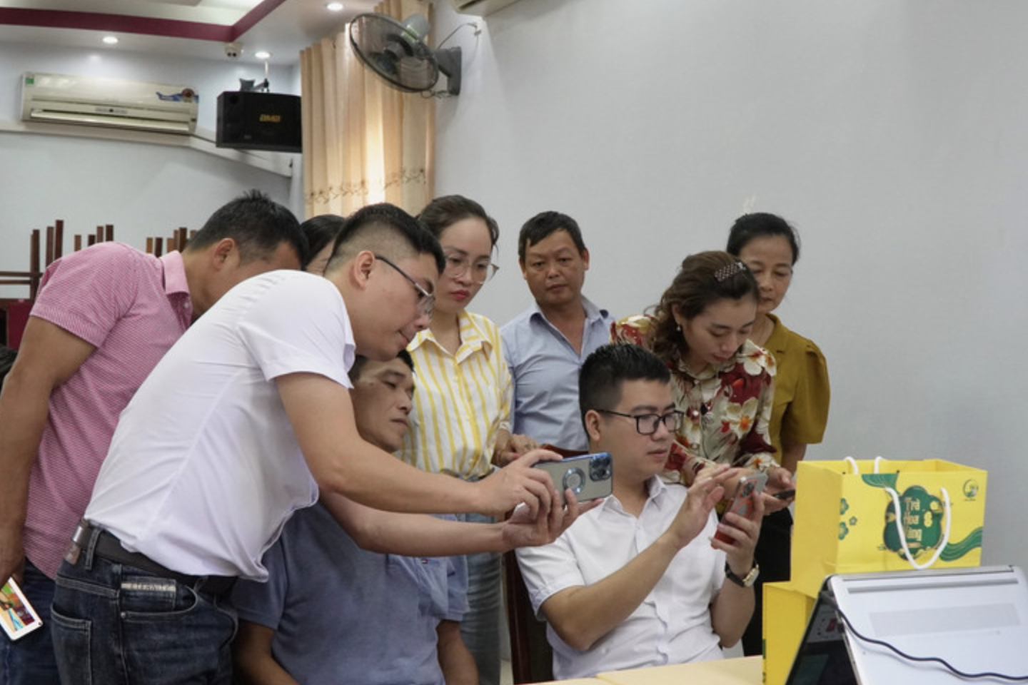 Nông dân Bắc Kạn tích cực chuyển đổi số trong xây dựng nông thôn mới