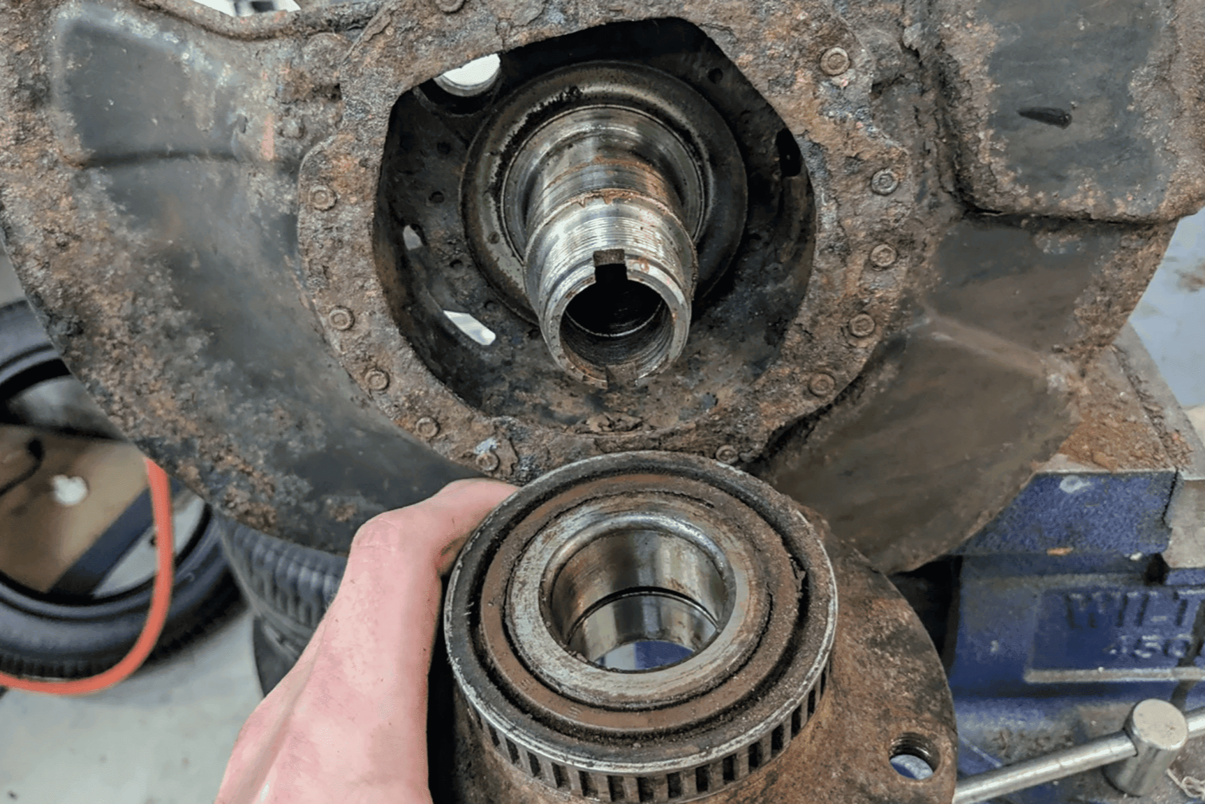 vòng bi bánh xe.png