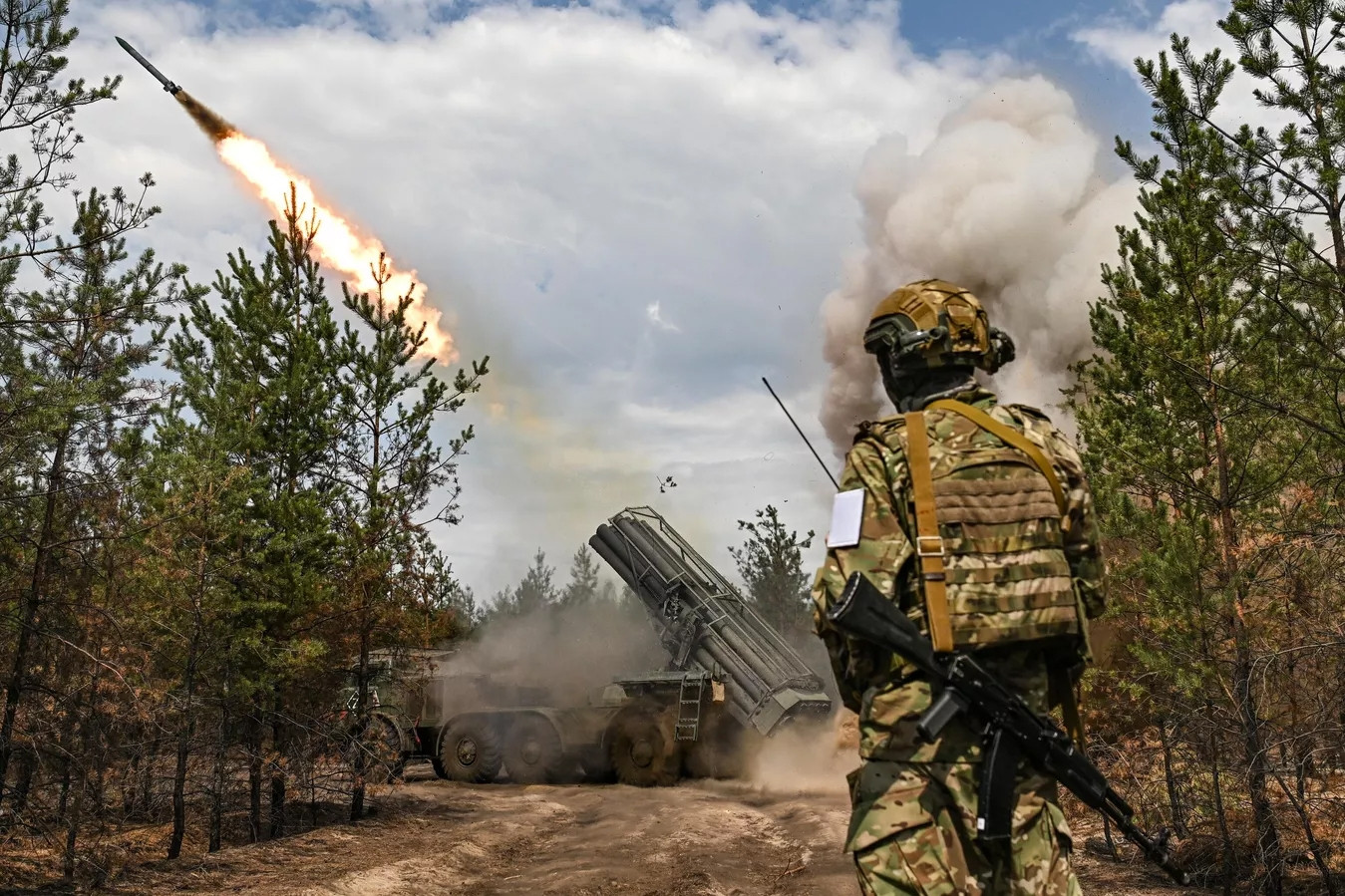 Nga tiến xa thêm ở Donetsk, ‘phó tướng’ của ông Trump nêu cách chấm dứt xung đột